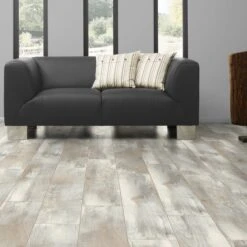 Hella Oak - Amazone 10mm Laminate Flooring (54217)