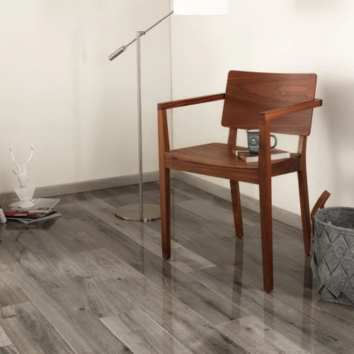 Uptown Oak - Easy Touch 8mm High Gloss Laminate Flooring (77290)