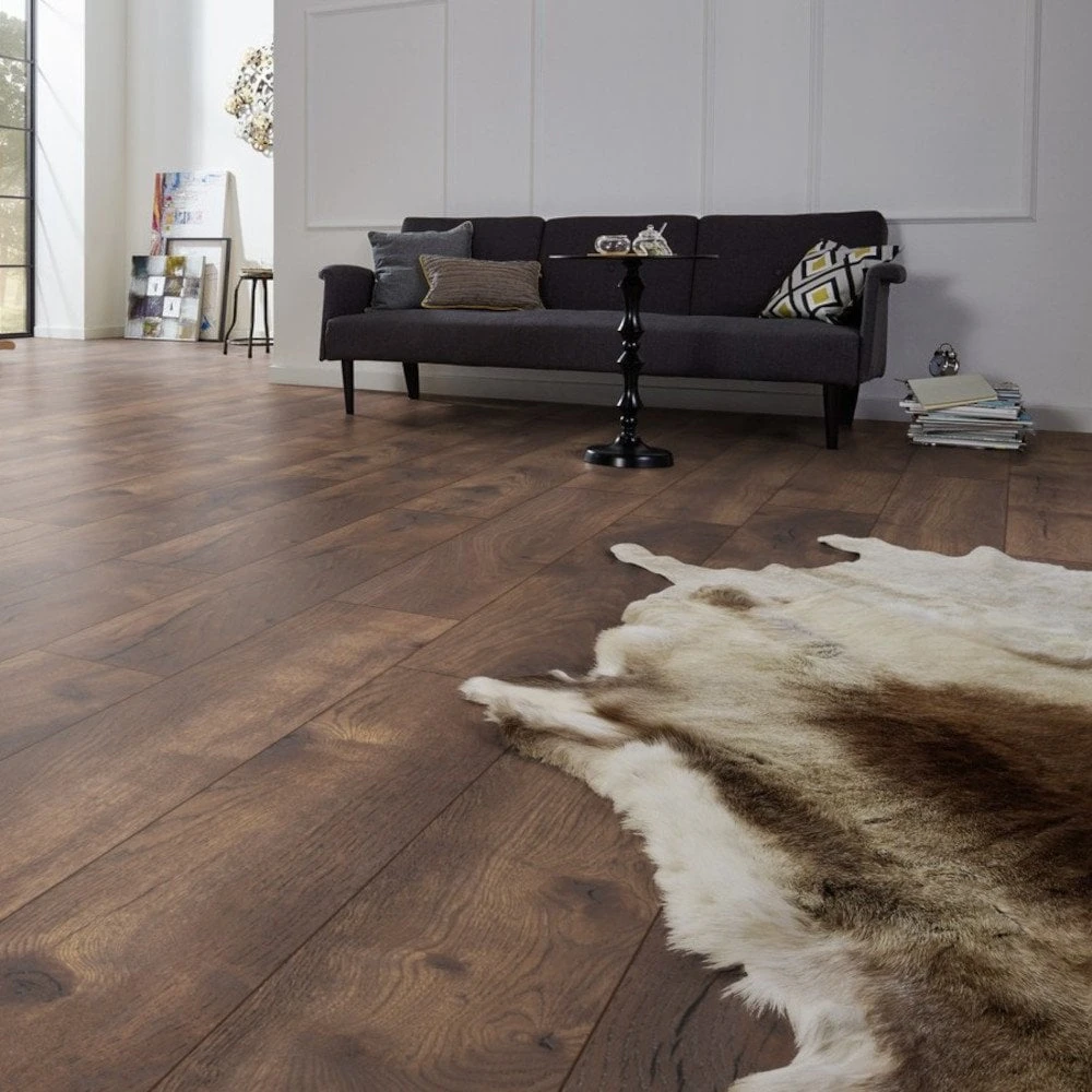 Petterson Oak - Exquisite Plus 8mm Laminate Flooring (106436) 5 Petterson Oak - Exquisite Plus 8mm Laminate Flooring (106436) - Image 5