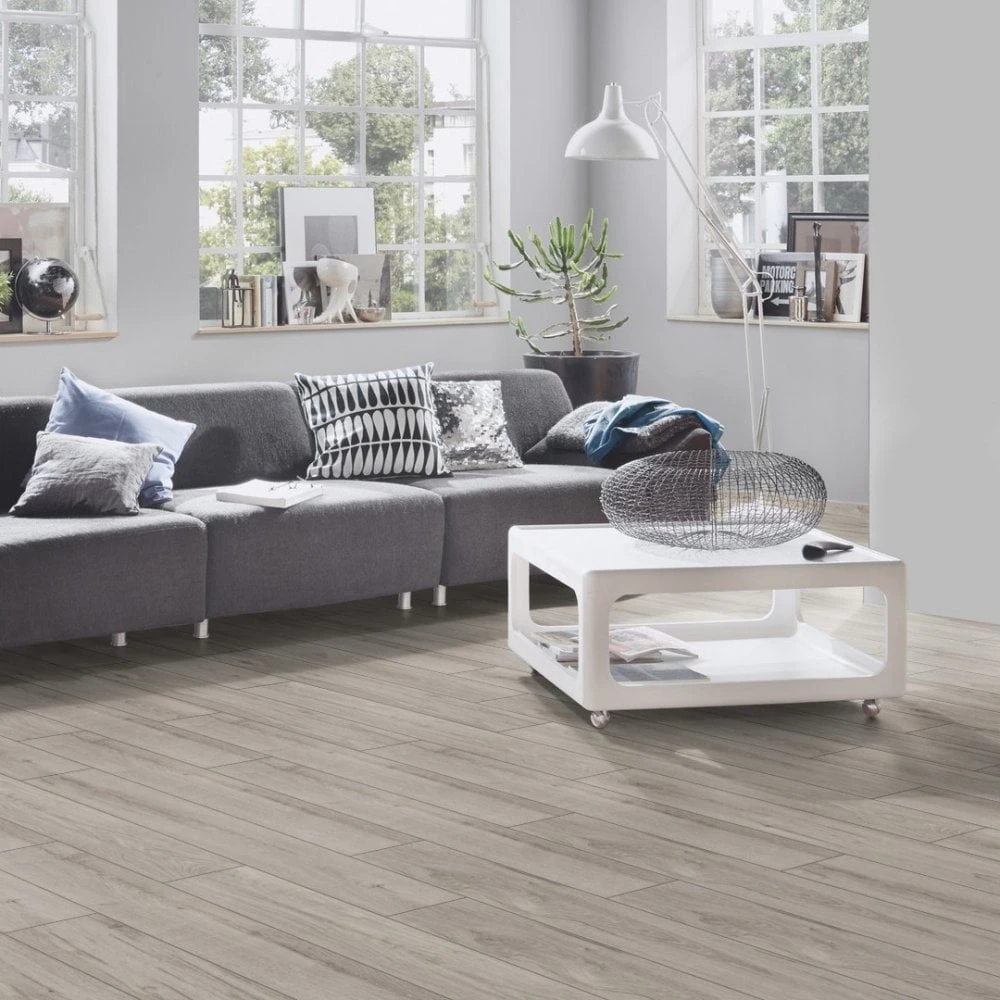 Longbow Oak - Supernatural Classic 8mm Embossed Laminate Flooring (108459) 8 Longbow Oak - Supernatural Classic 8mm Embossed Laminate Flooring (108459) - Image 8