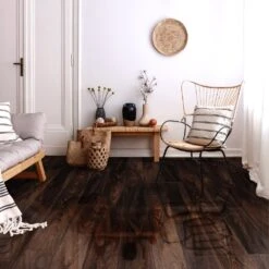Rich Walnut - Glamour 12mm High Gloss Laminate Flooring (122131)