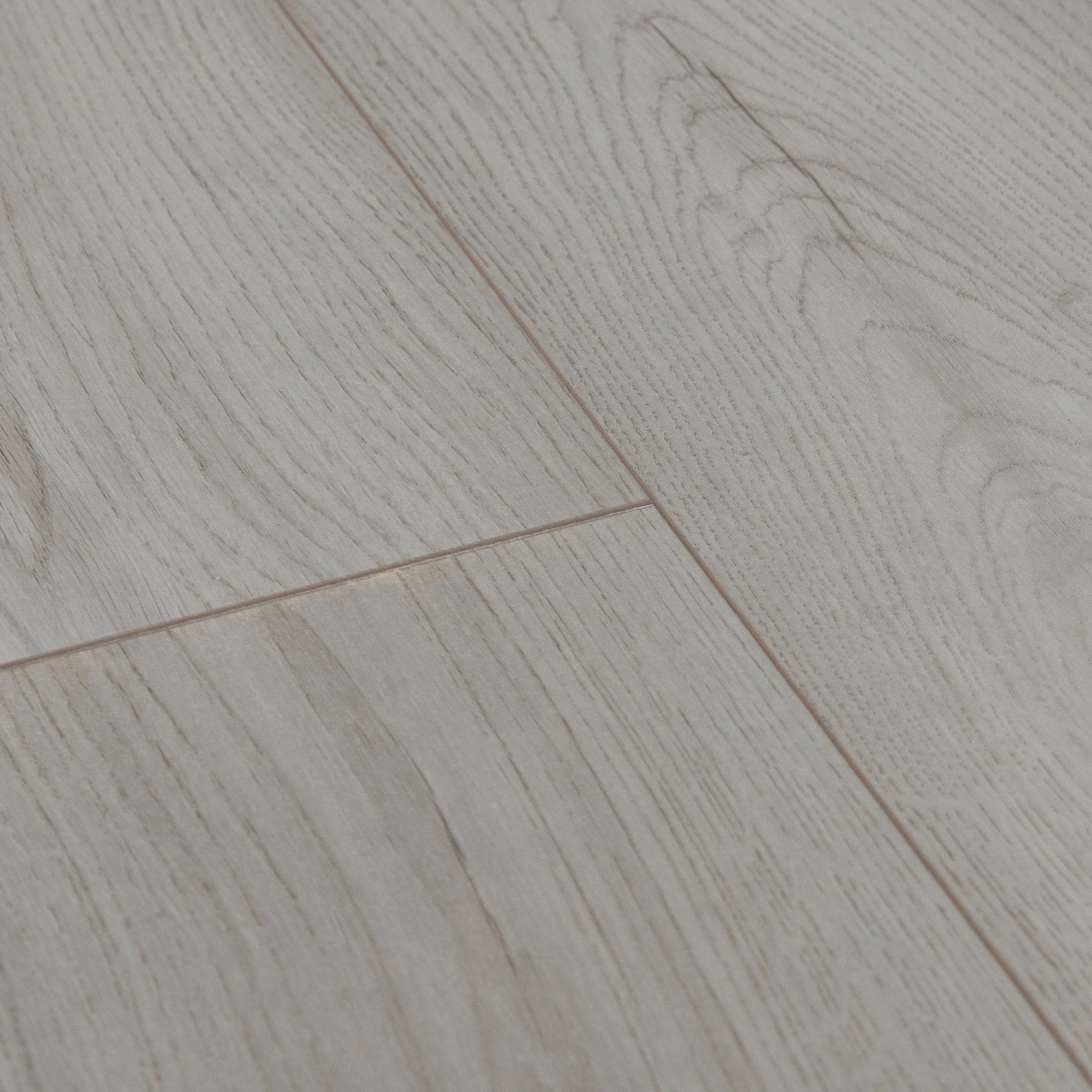 Century Oak Grey - Advanced 8mm Laminate Flooring (119817) 4 Century Oak Grey - Advanced 8mm Laminate Flooring (119817) - Image 4