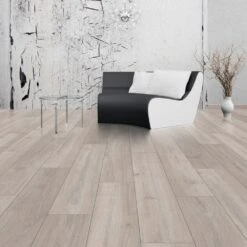 Rockford Oak - Eurohome Vario+ 12mm Laminate Flooring (122472)