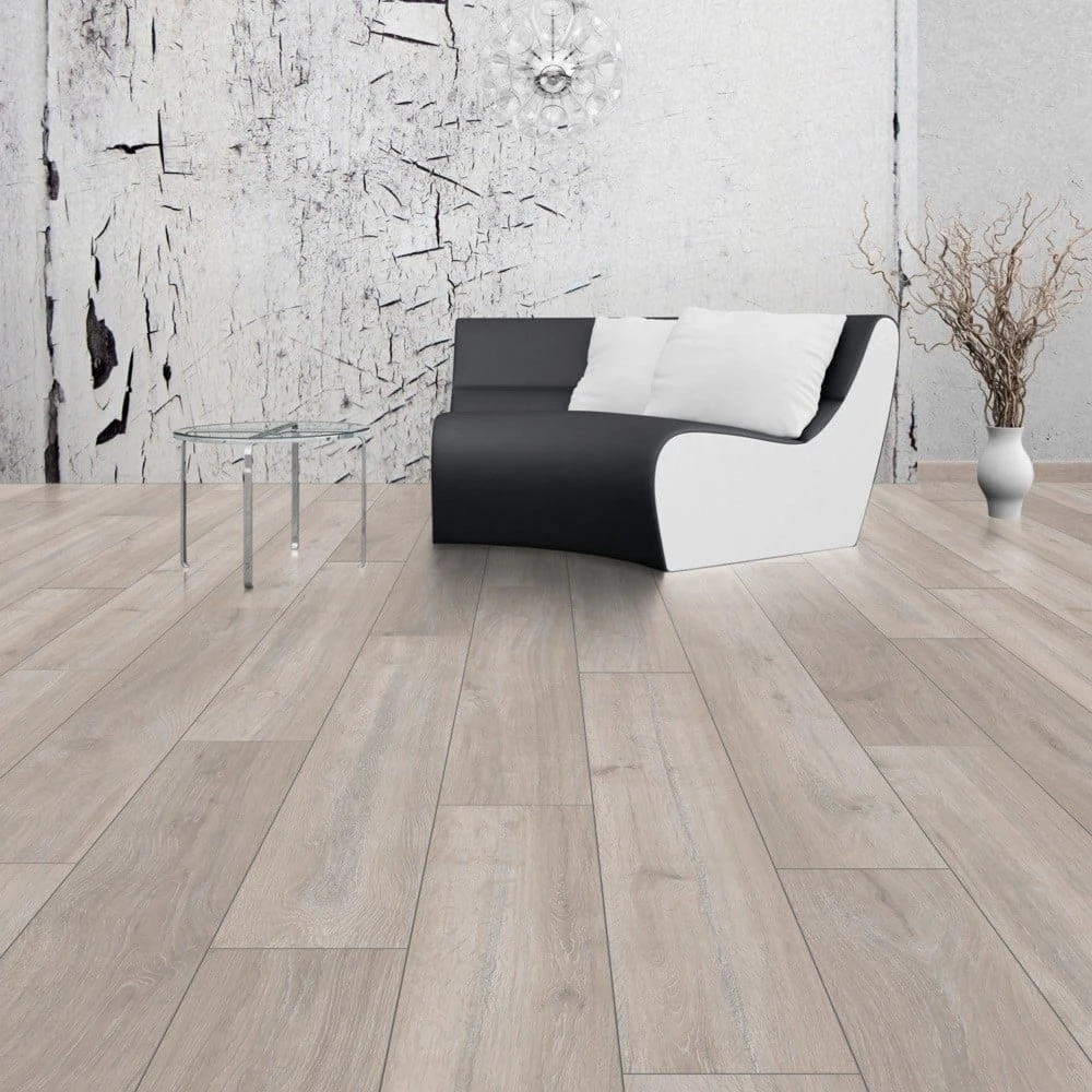 Rockford Oak - Vario Supernatural 8mm Laminate Flooring (114190) 1 Rockford Oak - Vario Supernatural 8mm Laminate Flooring (114190)