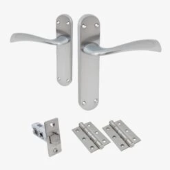 Scimitar Lever On Backplate Door Handle Set - Satin Chrome (122291)