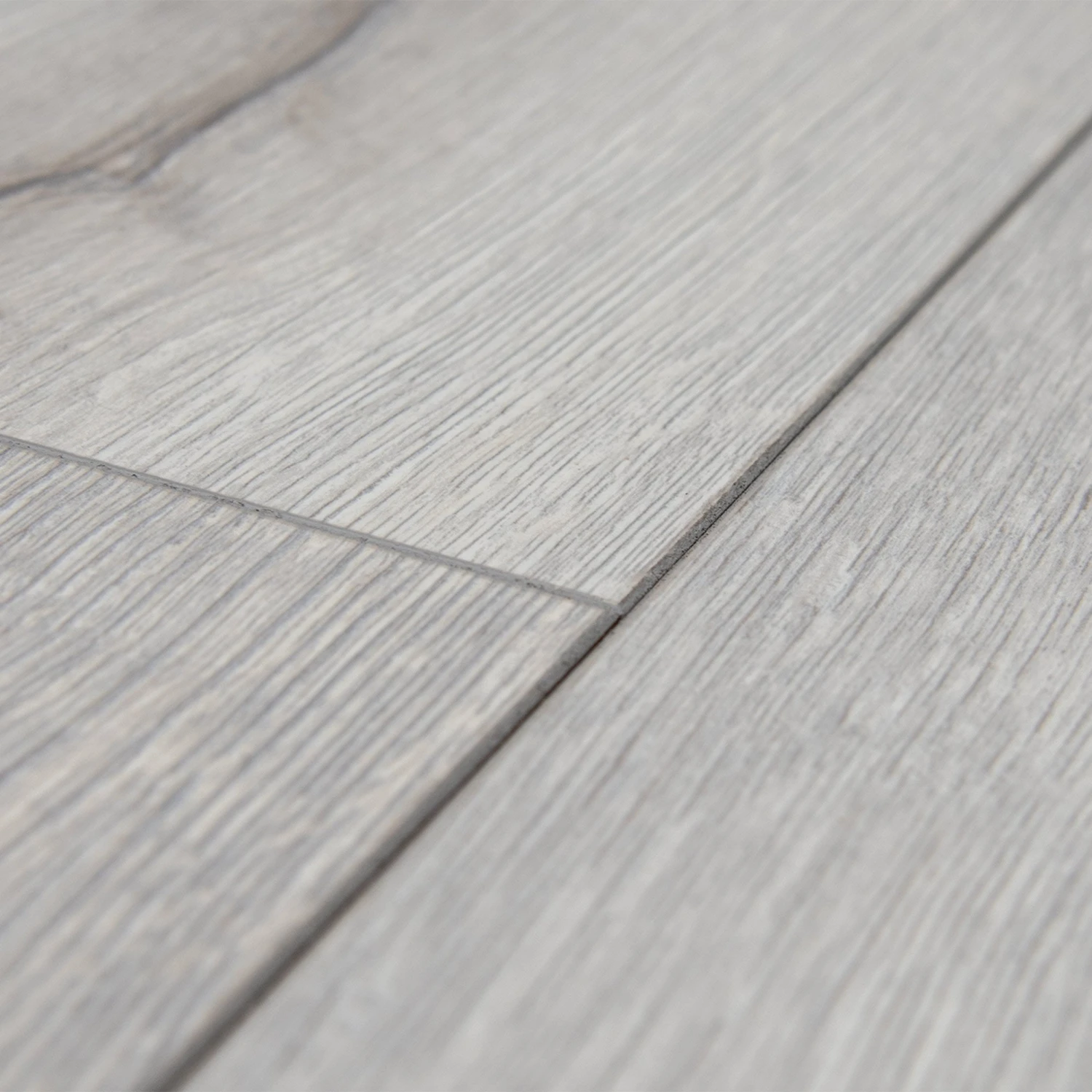 Rip Oak White - Robusto Villa 12mm Laminate Flooring (85189) 6 Rip Oak White - Robusto Villa 12mm Laminate Flooring (85189) - Image 6