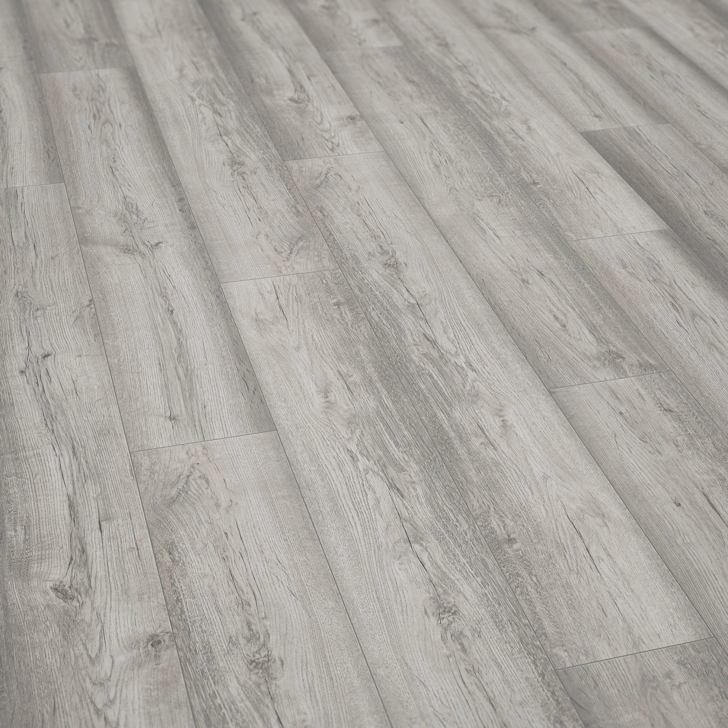 Dartmoor Oak - Eurohome Vario+ 12mm Laminate Flooring (122445) 2 Dartmoor Oak - Eurohome Vario+ 12mm Laminate Flooring (122445) - Image 2