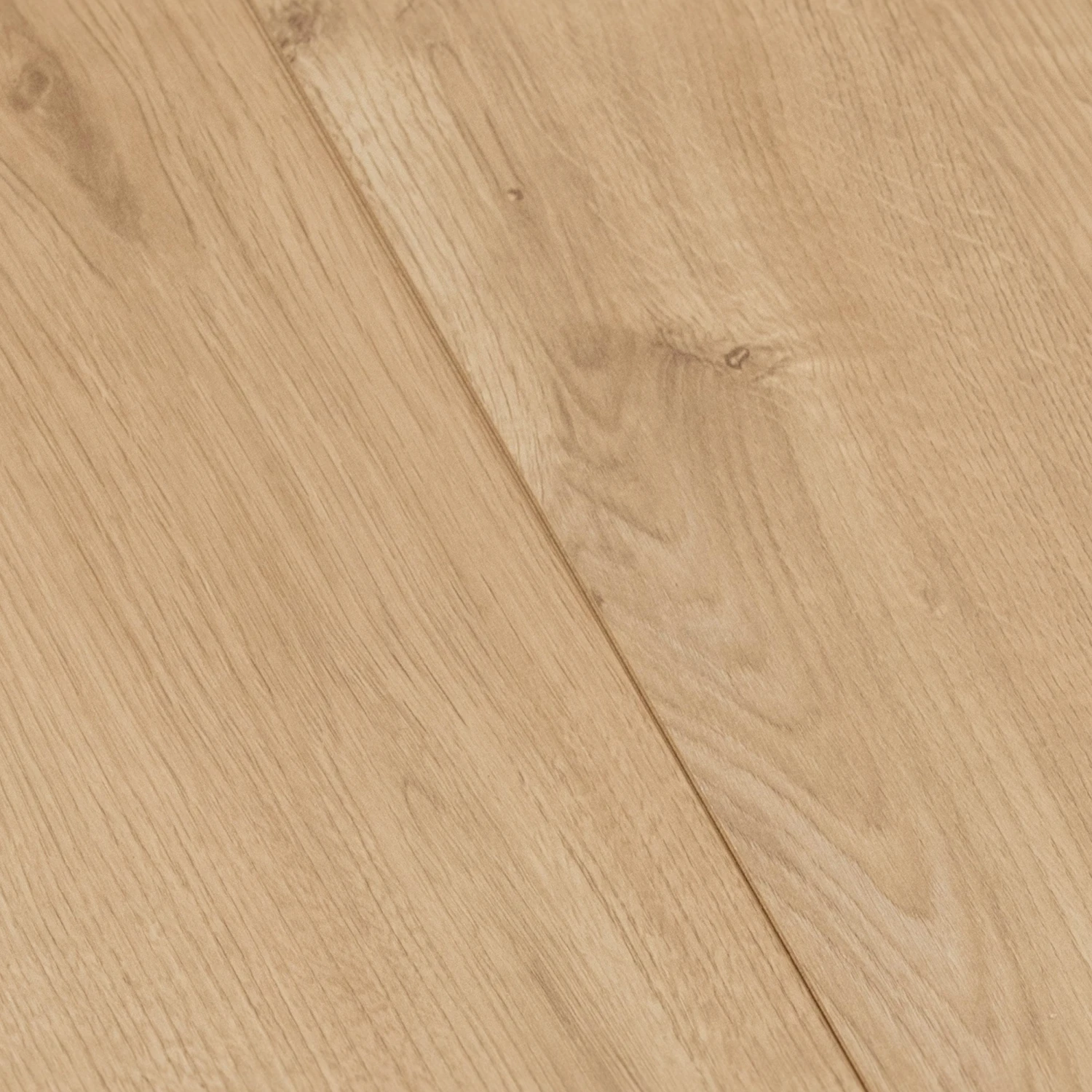 Sherwood Oak - Eurohome Vario+ 12mm Laminate Flooring (122446) 5 Sherwood Oak - Eurohome Vario+ 12mm Laminate Flooring (122446) - Image 5