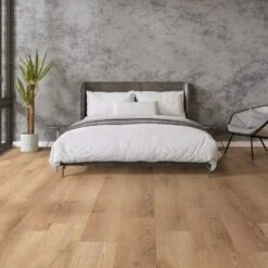 Dezent Oak - Amazone 10mm Laminate Flooring (54212)