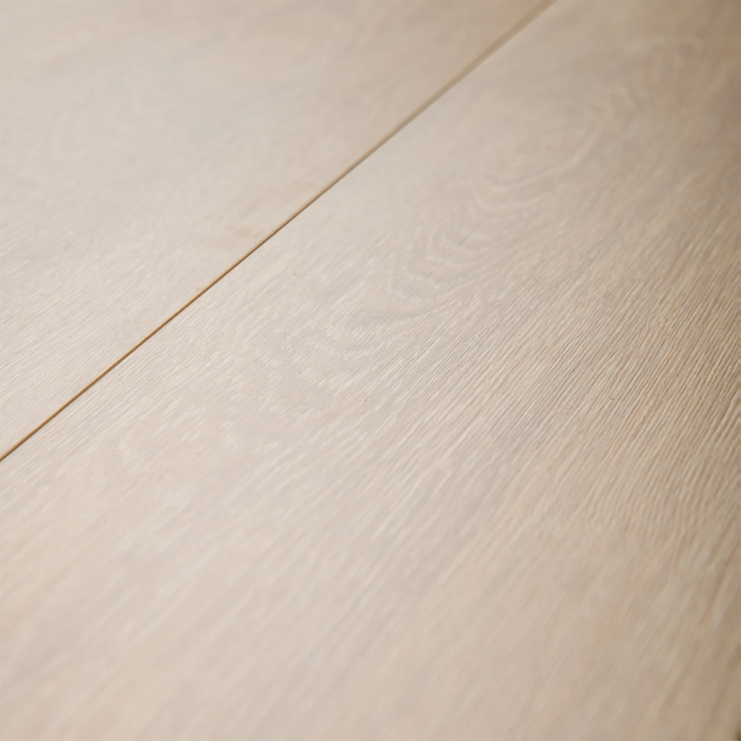 Rossini Oak - 8mm Water Resistant Laminate Flooring (62002245) 5 Rossini Oak - 8mm Water Resistant Laminate Flooring (62002245) - Image 5
