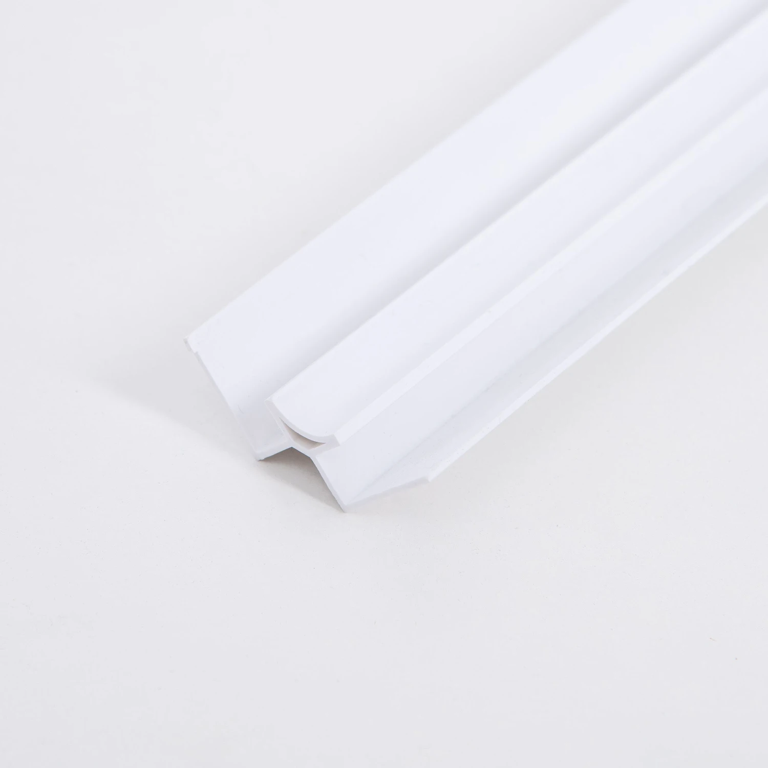 White - PVC Wall Panelling Internal Corner Trim (SPT-INTCOR-WH) 1 White - PVC Wall Panelling Internal Corner Trim (SPT-INTCOR-WH)