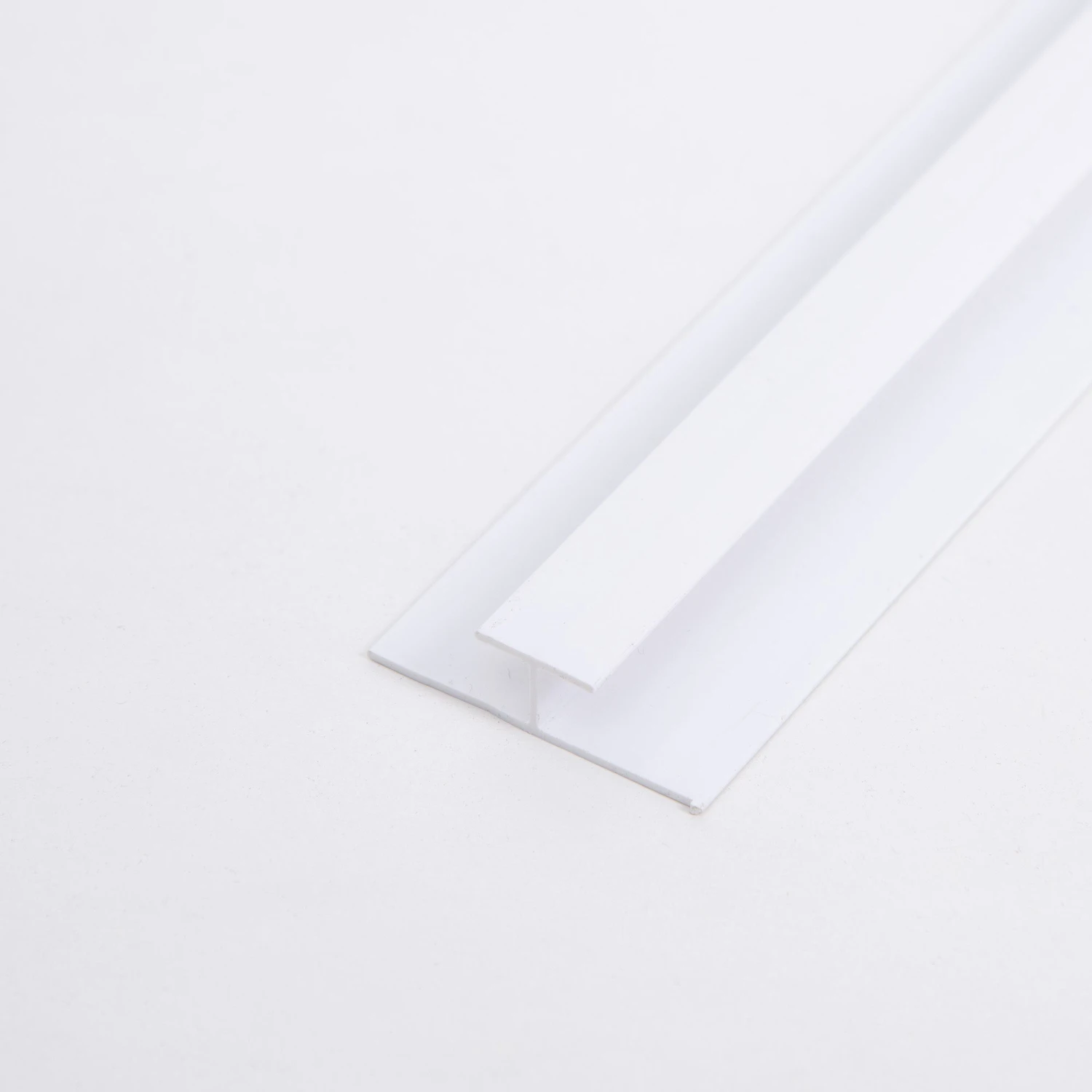 White - PVC Wall Panelling Join Trim (SPT-JOIN-WH) 1 White - PVC Wall Panelling Join Trim (SPT-JOIN-WH)